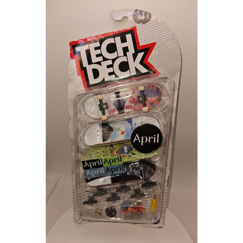 Tech Deck April, 4 Pack - NEW